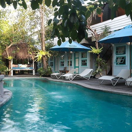 Kosta Hostel Seminyak Exterior photo