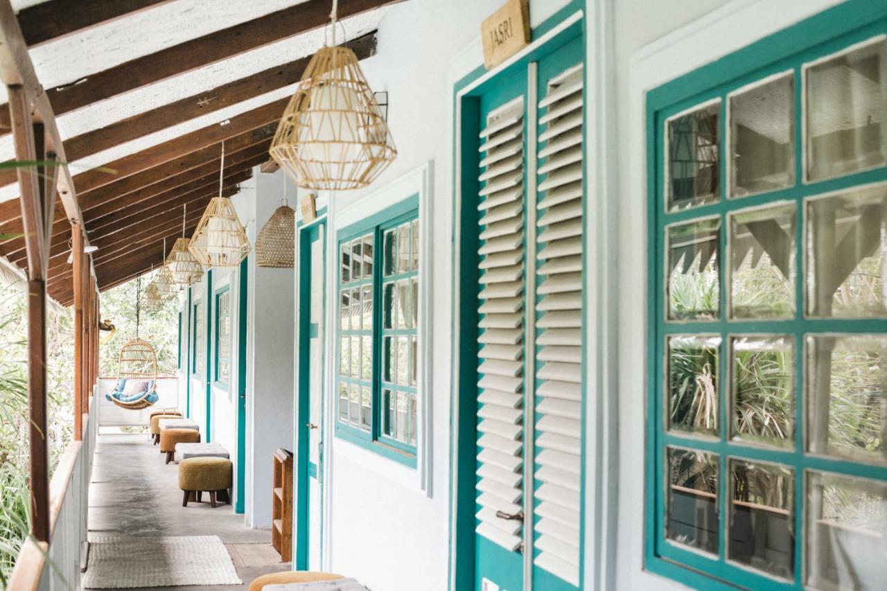 Kosta Hostel Seminyak Exterior photo